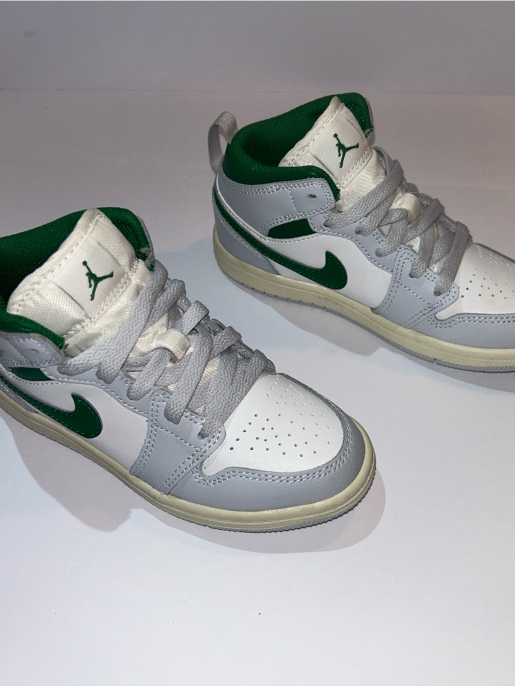 Jordan 1 Mid Gs Summit White Pine Green Size 12c Youth